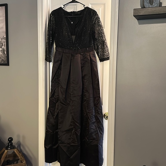 Side slit, never been worn - Picture 1 of 3